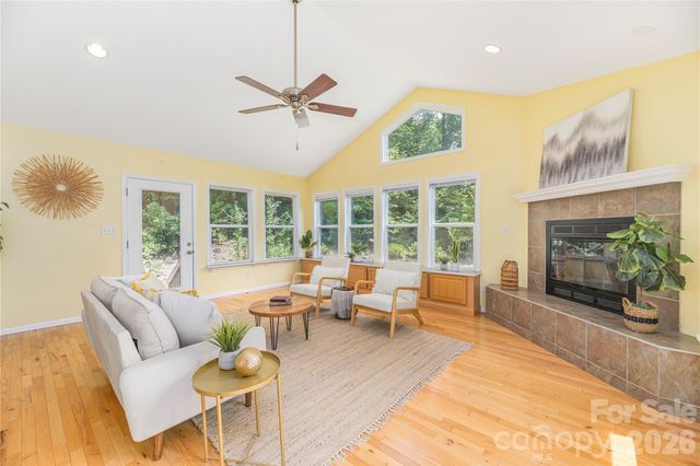 207 Christina Court, Asheville, NC 28806