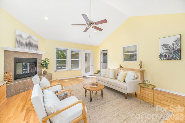 207 Christina Court, Asheville, NC 28806
