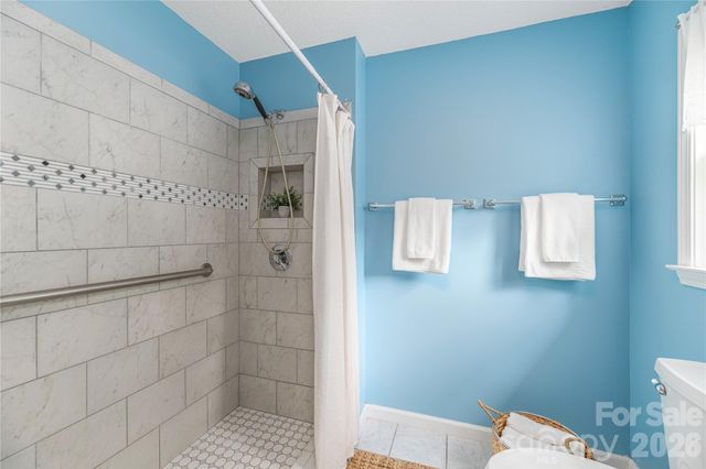 207 Christina Court, Asheville, NC 28806