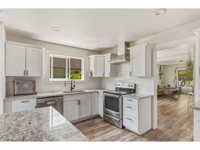 112 S GOLD St, Centralia, WA 98531