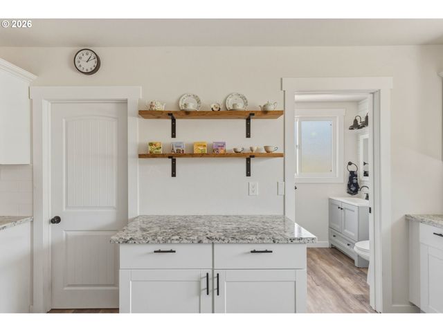 112 S GOLD St, Centralia, WA 98531