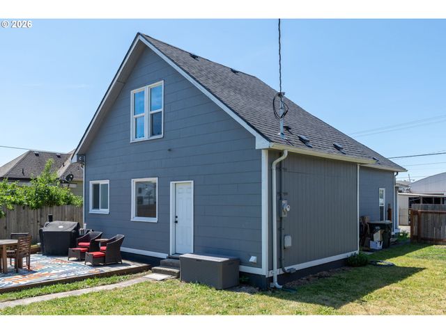 112 S GOLD St, Centralia, WA 98531