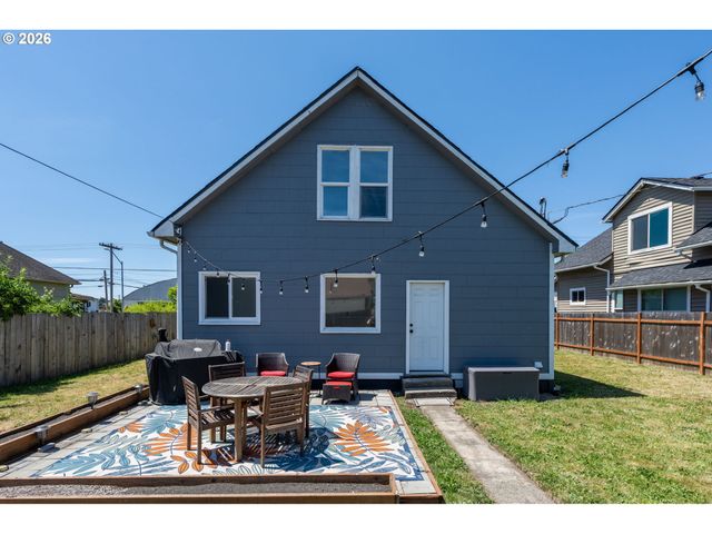 112 S GOLD St, Centralia, WA 98531