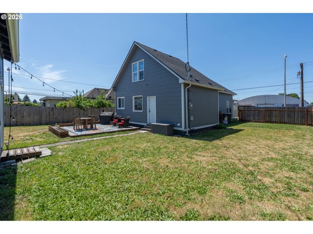 112 S GOLD St, Centralia, WA 98531