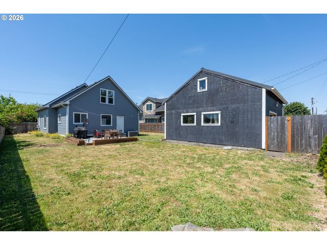 112 S GOLD St, Centralia, WA 98531