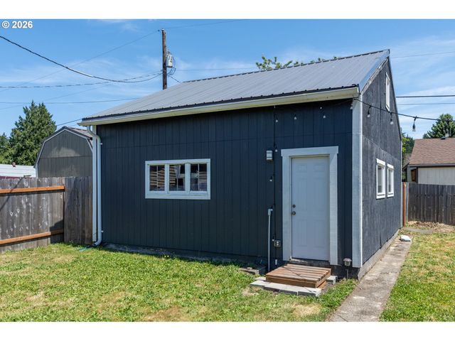 112 S GOLD St, Centralia, WA 98531