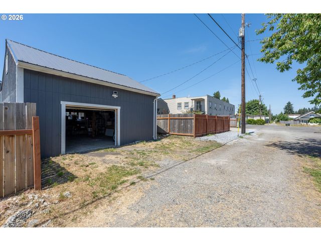 112 S GOLD St, Centralia, WA 98531