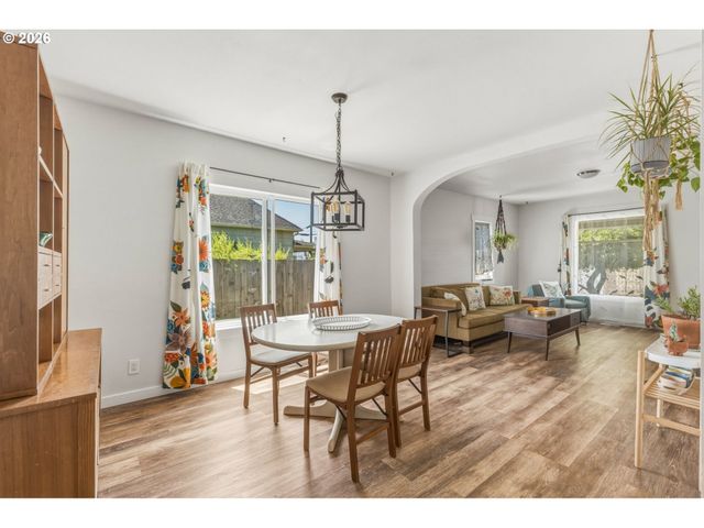 112 S GOLD St, Centralia, WA 98531