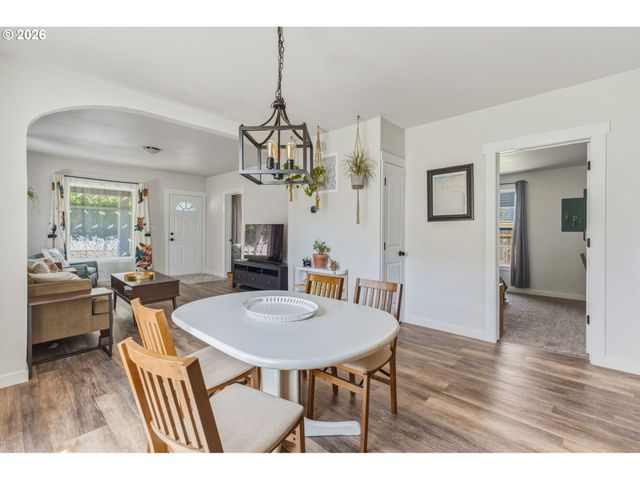 112 S GOLD St, Centralia, WA 98531