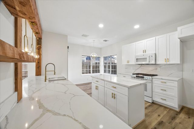 2001 Tipperary Drive, Deer Park, TX 77536