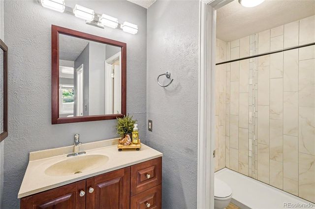 8376 S Upham Way 105, Littleton, CO 80128