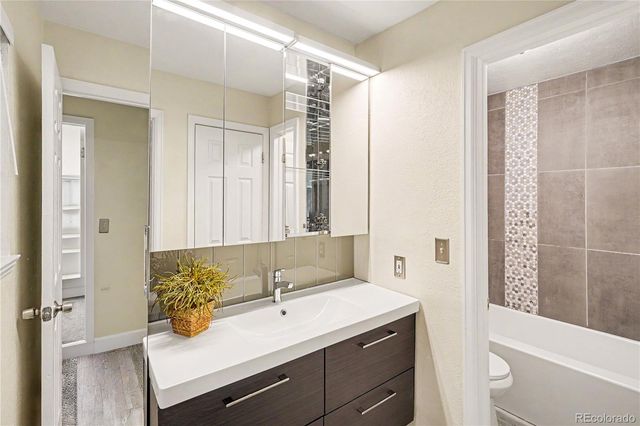 8376 S Upham Way 105, Littleton, CO 80128