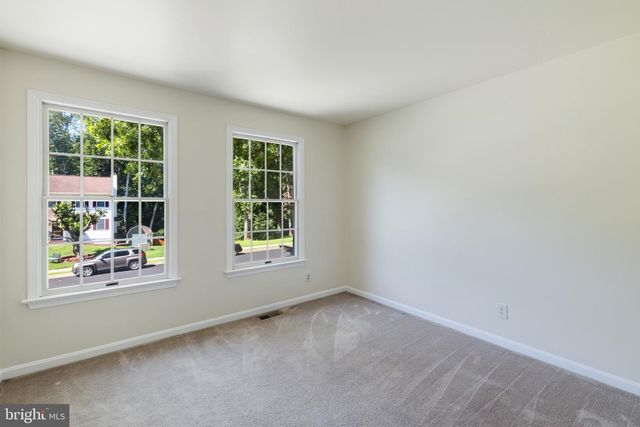 14 GLENDALE DR, Stafford, VA 22556
