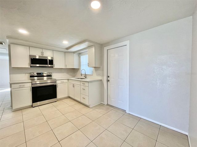 5814 1ST AVENUE, New Port Richey, FL 34652
