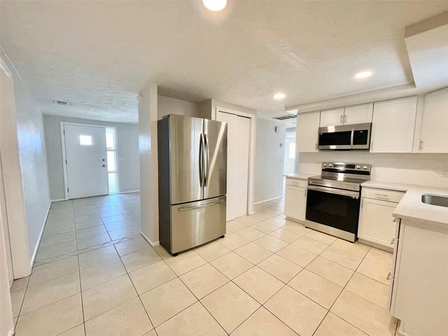 5814 1ST AVENUE, New Port Richey, FL 34652