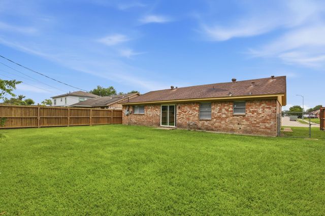15119 Bathurst Drive, Houston, TX 77053