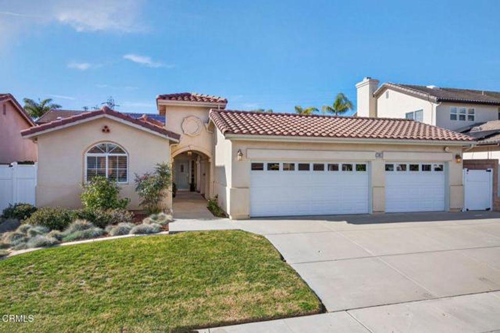 341 Roosevelt Avenue, Ventura, CA 93003