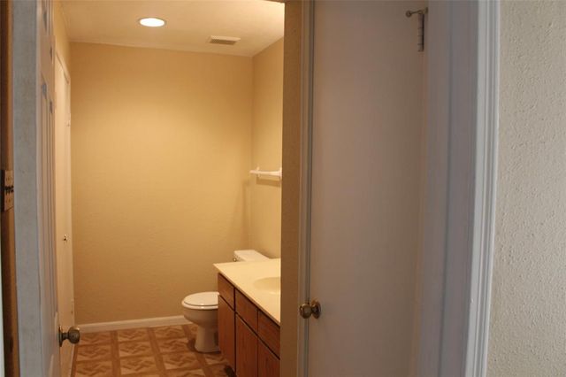 16111 Aspenglen Drive 910, Houston, TX 77084