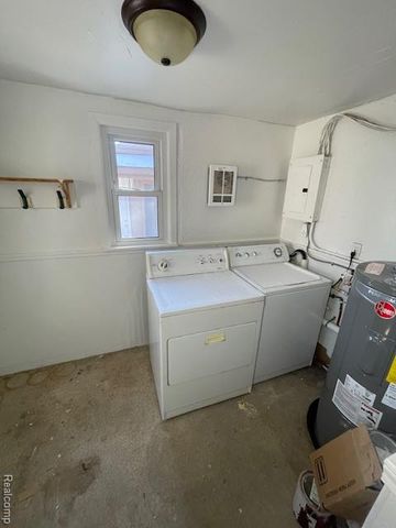 138 Chopin Street, Troy, MI 48083