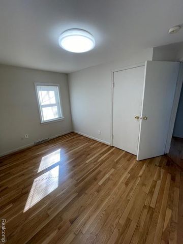 138 Chopin Street, Troy, MI 48083