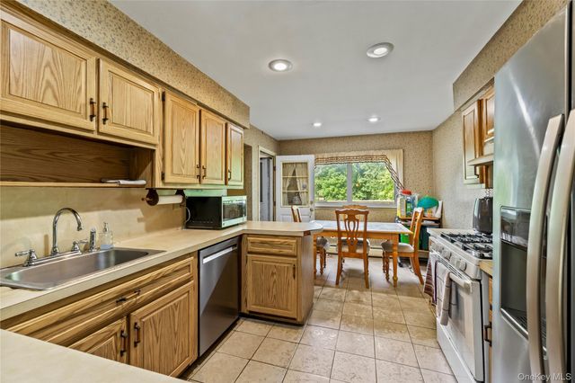 29 Sunny Ridge Road, Spring Valley, NY 10977