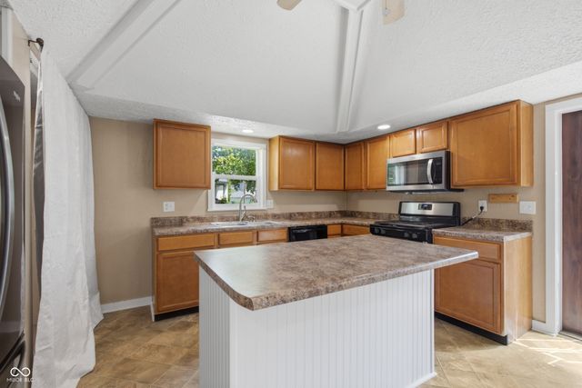 825 N West Street, Lebanon, IN 46052