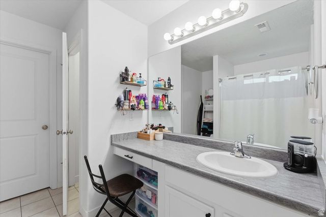 1596 W PARKVIEW DR, Syracuse, UT 84075