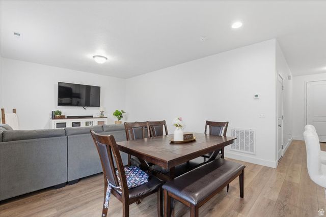 1596 W PARKVIEW DR, Syracuse, UT 84075