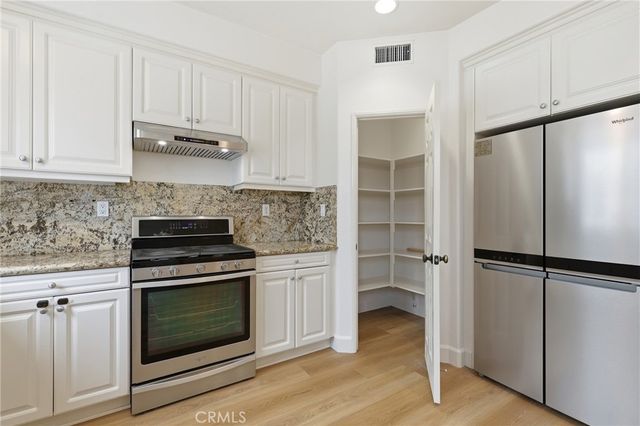 355 Flyers Lane, Tustin, CA 92782
