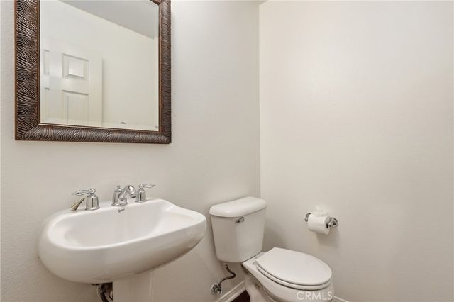 355 Flyers Lane, Tustin, CA 92782
