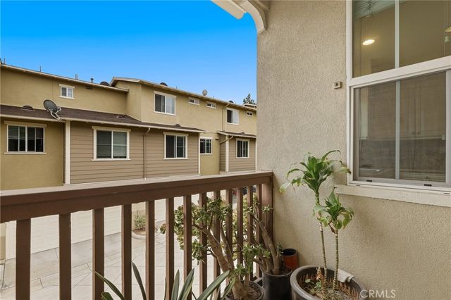 355 Flyers Lane, Tustin, CA 92782