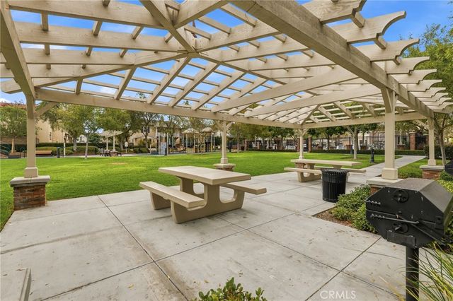 355 Flyers Lane, Tustin, CA 92782