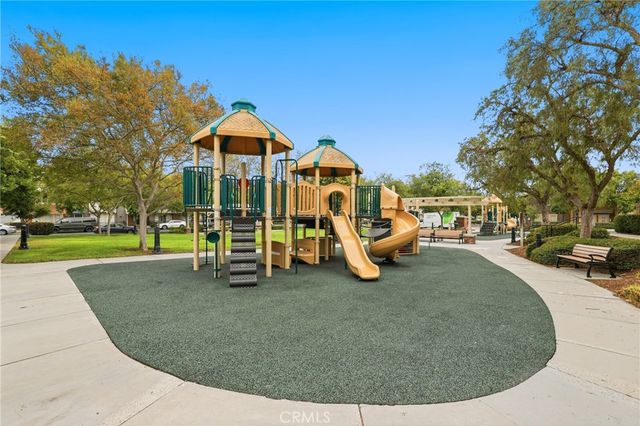 355 Flyers Lane, Tustin, CA 92782