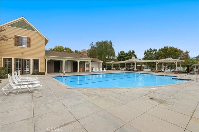 355 Flyers Lane, Tustin, CA 92782