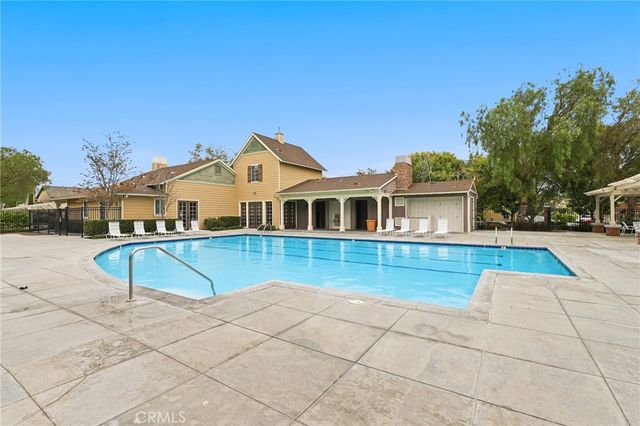 355 Flyers Lane, Tustin, CA 92782