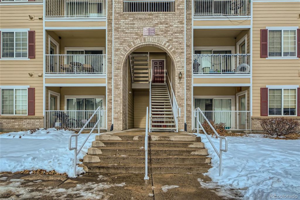 15700 E Jamison Drive 2-208, Englewood, CO 80112