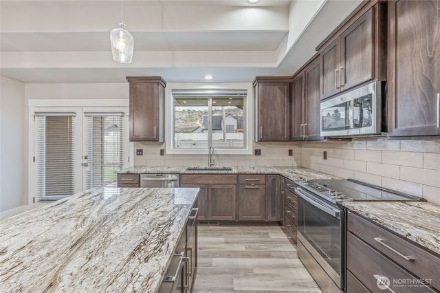 1018 Racine Springs Drive, Wenatchee, WA 98801