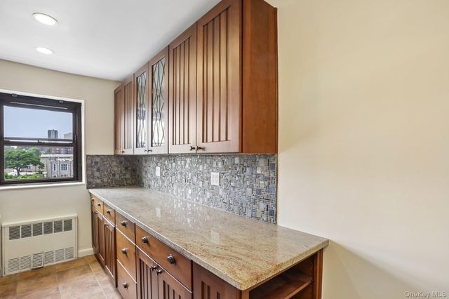 266 Pelham Road 6H, New Rochelle, NY 10805