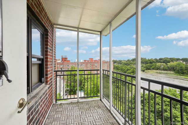 266 Pelham Road 6H, New Rochelle, NY 10805
