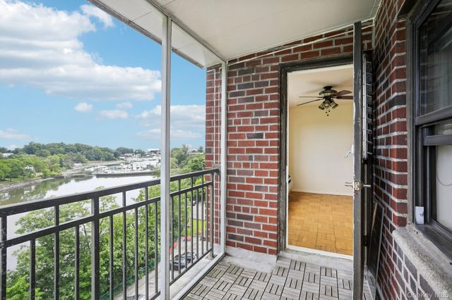 266 Pelham Road 6H, New Rochelle, NY 10805