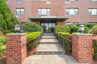 266 Pelham Road 6H, New Rochelle, NY 10805