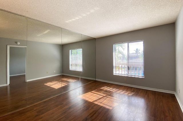 2965 NE 8th Ter 203, Oakland Park, FL 33334