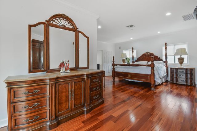 2801 Embassy Drive, West Palm Beach, FL 33401