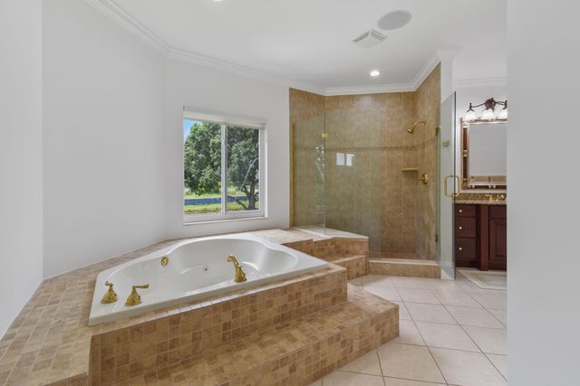 2801 Embassy Drive, West Palm Beach, FL 33401