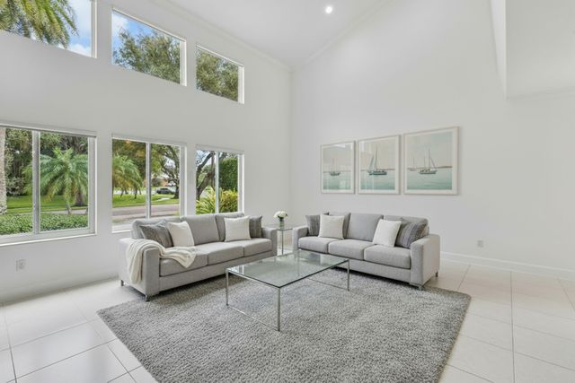 2801 Embassy Drive, West Palm Beach, FL 33401