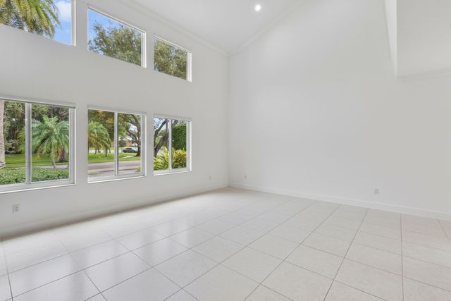 2801 Embassy Drive, West Palm Beach, FL 33401