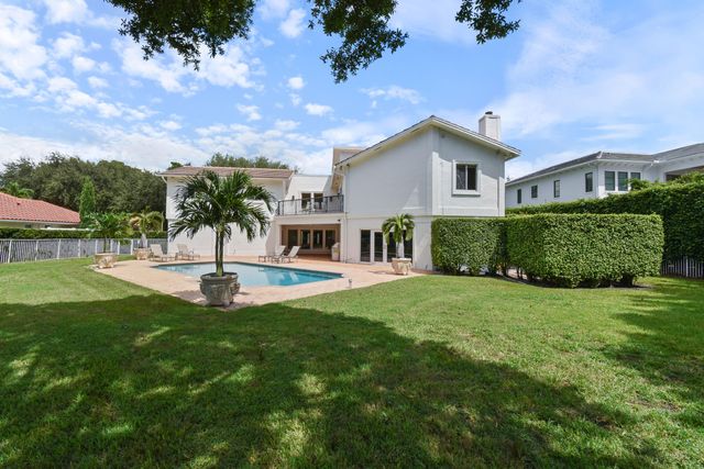 2801 Embassy Drive, West Palm Beach, FL 33401