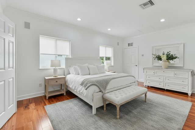 2801 Embassy Drive, West Palm Beach, FL 33401