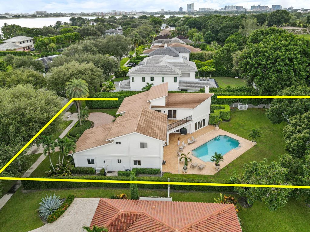 2801 Embassy Drive, West Palm Beach, FL 33401