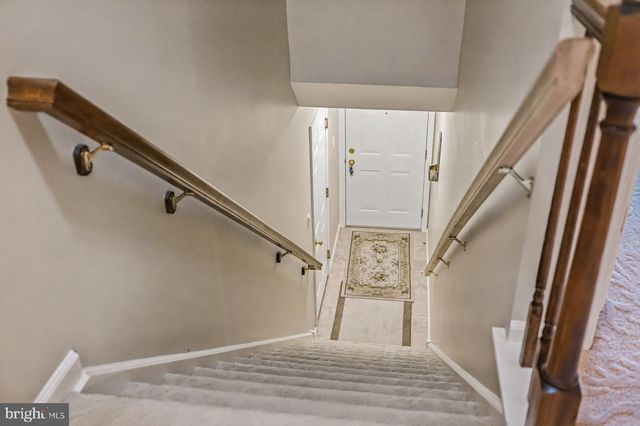 606 JULIAN DR W, Warwick, PA 18974